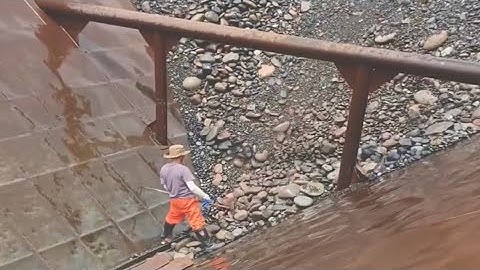 Barge unloads 3200 tons of large cobblestone - Part 2 -  Relaxing video