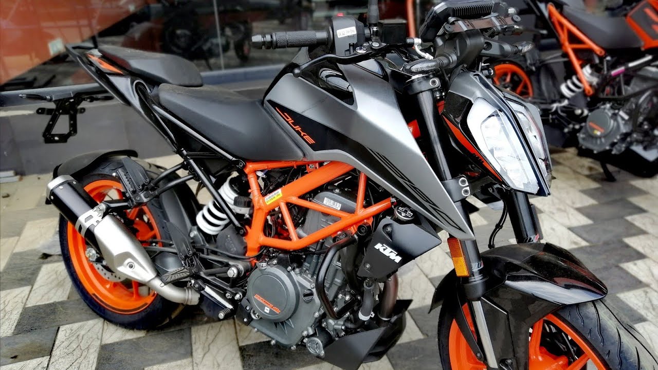 KTM 390 DUKE Metallic Silver Walkaround Review KTM 390 Duke