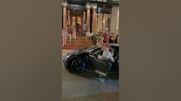 MODEL pulls away in a £4Million BUGATTI CHIRON SS! #bugatti #andrewtate #chiron #monaco
