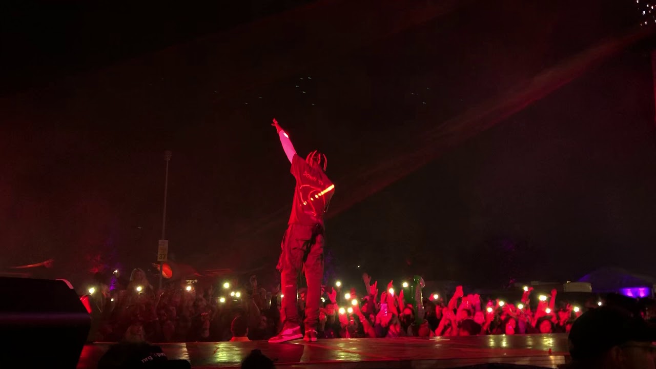 Featured image of post Travis Scott Astroworld Concert Wallpaper Just buckle up astroworld delivers its twists and turns via some of scott s most personal lyrics yet unexpected musical arrangements and a diverse guest list
