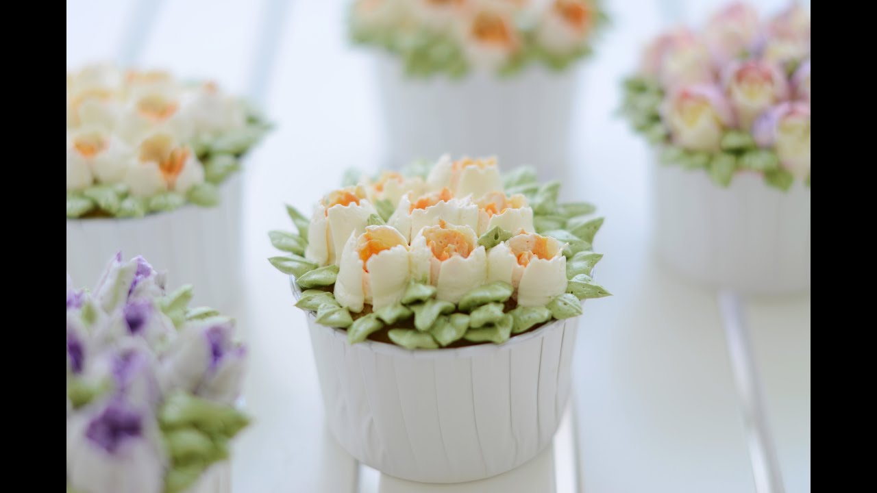 Flores de buttercream de merengue suizo con boquillas rusas - Receta - Fond'art | tienda & revista