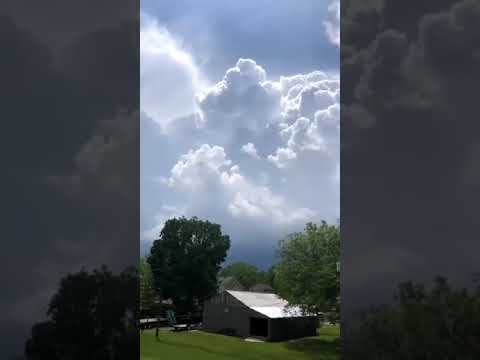 Video: Thundercloud. Oblaky a blesky