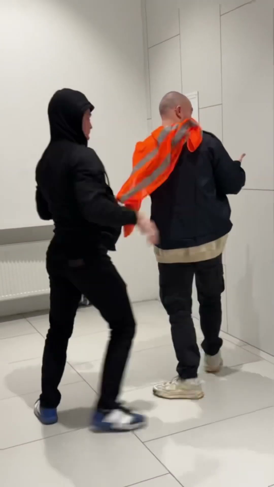 Crazy prank ? Subscribe to me?