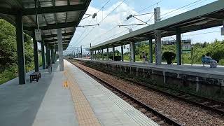 2204次700型區間車(712+711)跑山線往基隆進入社頭站~