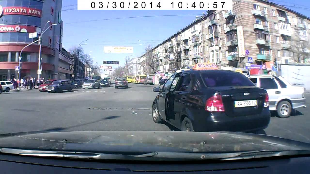 ДТП такси Киев Ленинградская площадь - YouTube