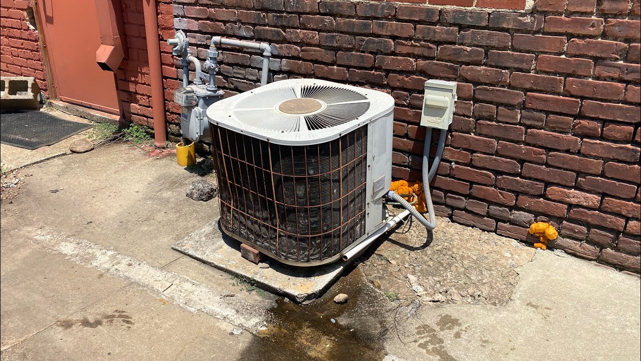 Vintage Intertherm Central Air Conditioner Running - YouTube