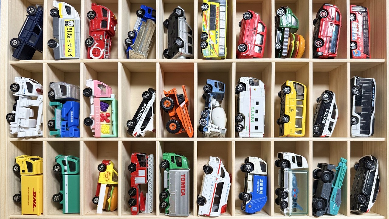 トミカ40台☆ 木の箱から1台ずつ出してどんどん走らせる！坂道走行テスト！ 40 Tomica Cars Downhill Run