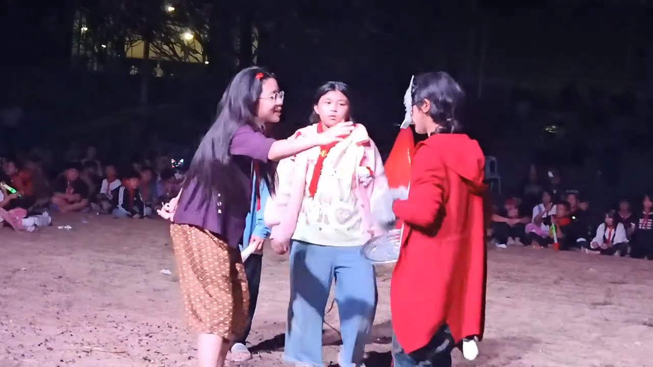 การแสดงรอบกองไฟ ฮาๆ สนุกๆ 