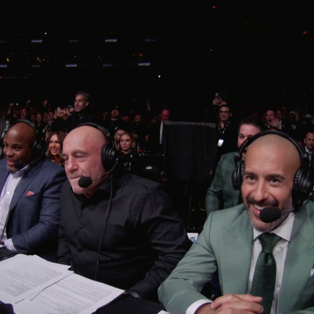 Joe Rogan was LOVING the Chandler Slams ? #ufc