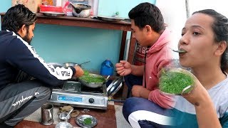 हिमेशले लक डाउनमा सिस्नो पकायर खुवाय मेघा दङ्ग Himesh Neaupane New Video With Megha Kc