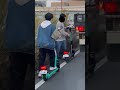 電動キックボードによる危険なすり抜け運転