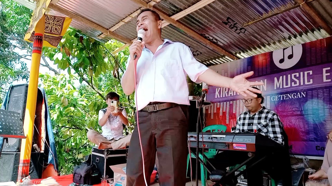 Lagu Madlei Cover : Ayub Fersi Patiku // Music : Yewan keyboard .