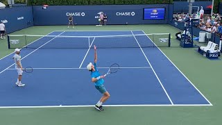 Jannik Sinner serve practice