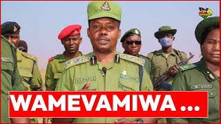 Breaking Jeshi La Polisi Lavamiwa Na Watanzania Wenye Hasira Baada Ya Ujumbe Wao Wa Kipuzi