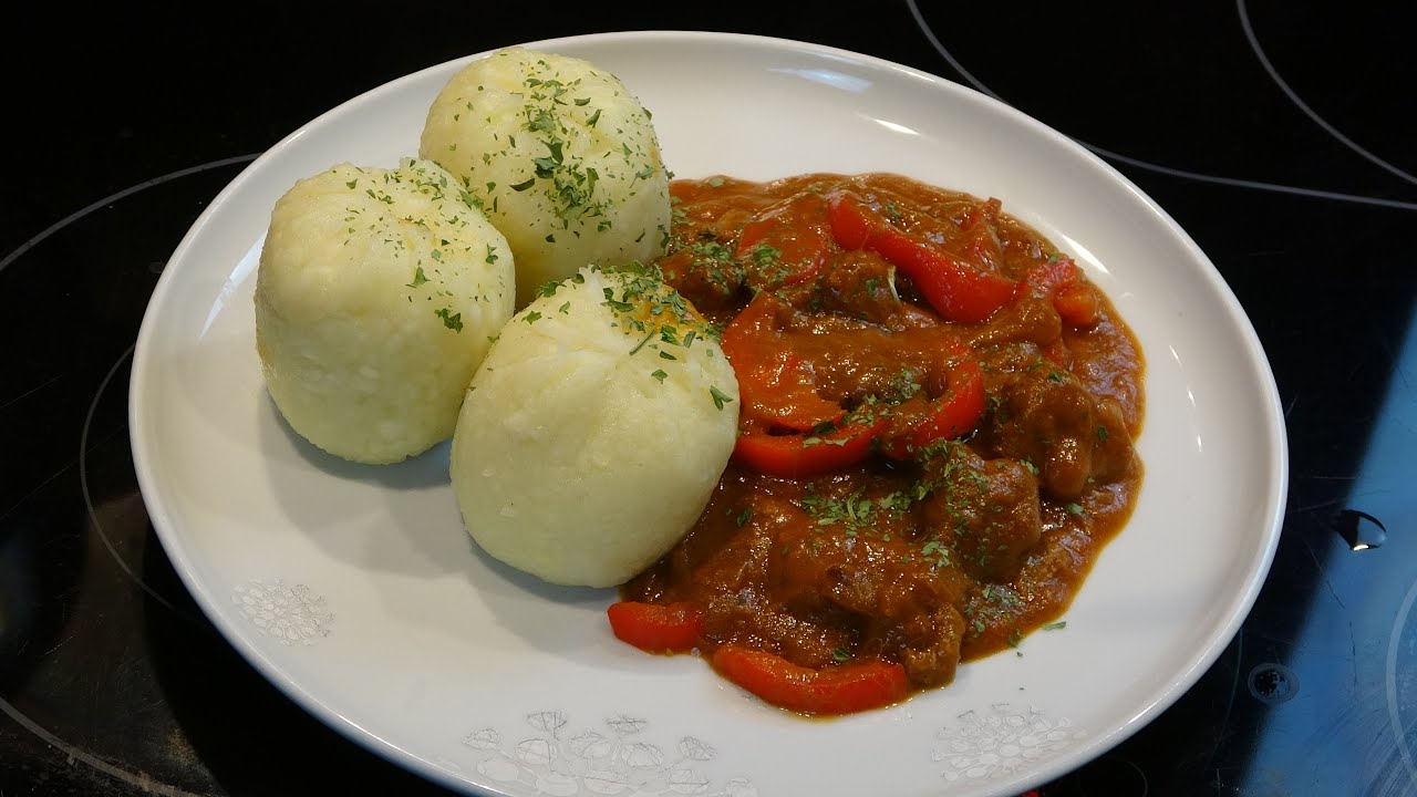 Klassisches Gulasch aus dem Monsieur Cuisine Connect mit ...