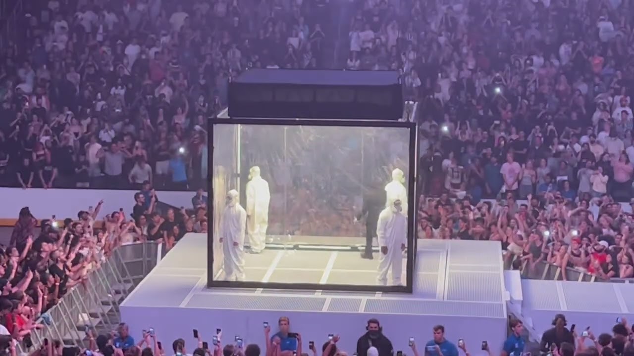 Kendrick Lamar - Alright (Live from The Big Steppers Tour Boston 2022)