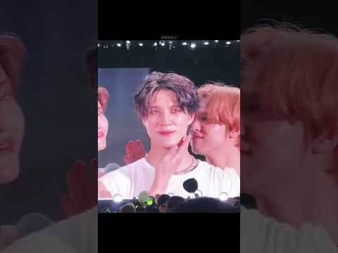 Jaemin Kissed Jeno right in front of the people 😭🥰#jeno #jaemin #nomin #nctdream