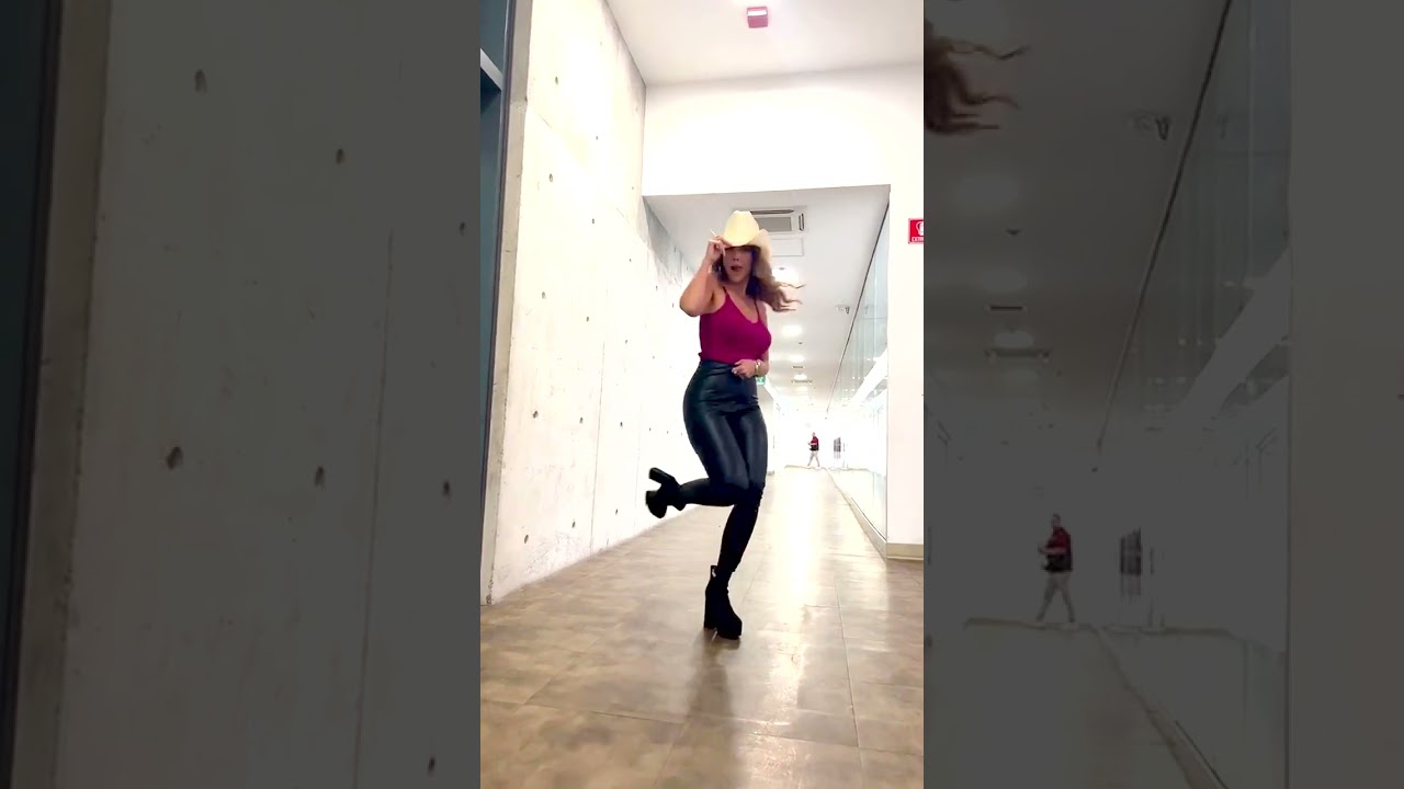 GABY LOZOYA MAMASITA