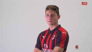 Higuain-Caldara photoshoot Ac Milan