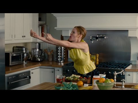 Avril Lavigne - Everything Back But You (Music Video)