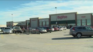 Hy-Vee preps lot for new Springfield grocery store construction