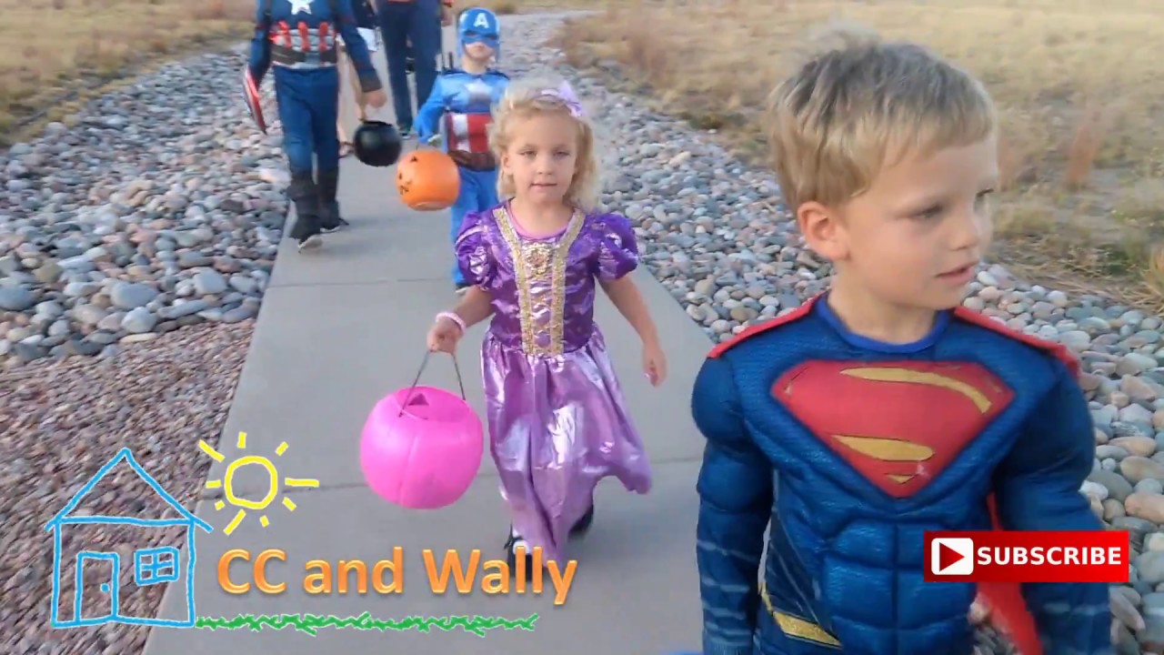 Best Halloween Trick or Treat House | Superman and Disney Princess vs ...