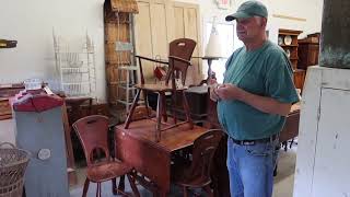 Steve of Tillotson Trading shows us what he believes is a Cushman Dining Set