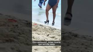 Mujer En la playa con tacones - YouTube