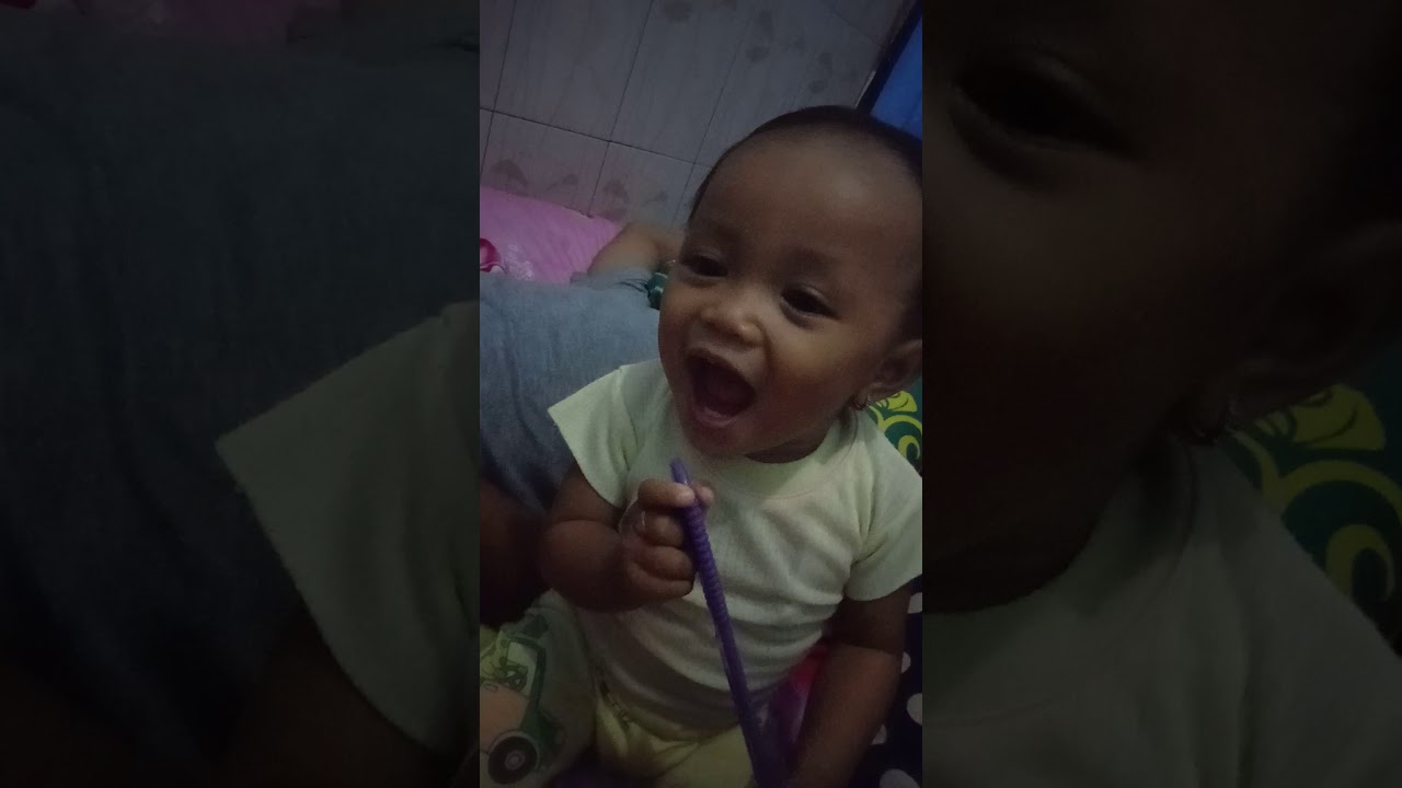 Bayi ketawa lucu imut 