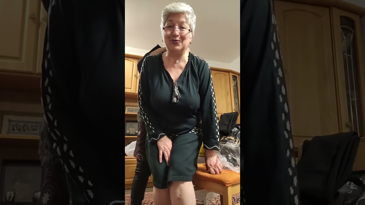 باز کردن هدایای راحله از  ایران برای زیبا و آذر 💙❤️