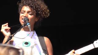 Lianne La Havas: "Weird Fishes" Cover at Lollapalooza 2013