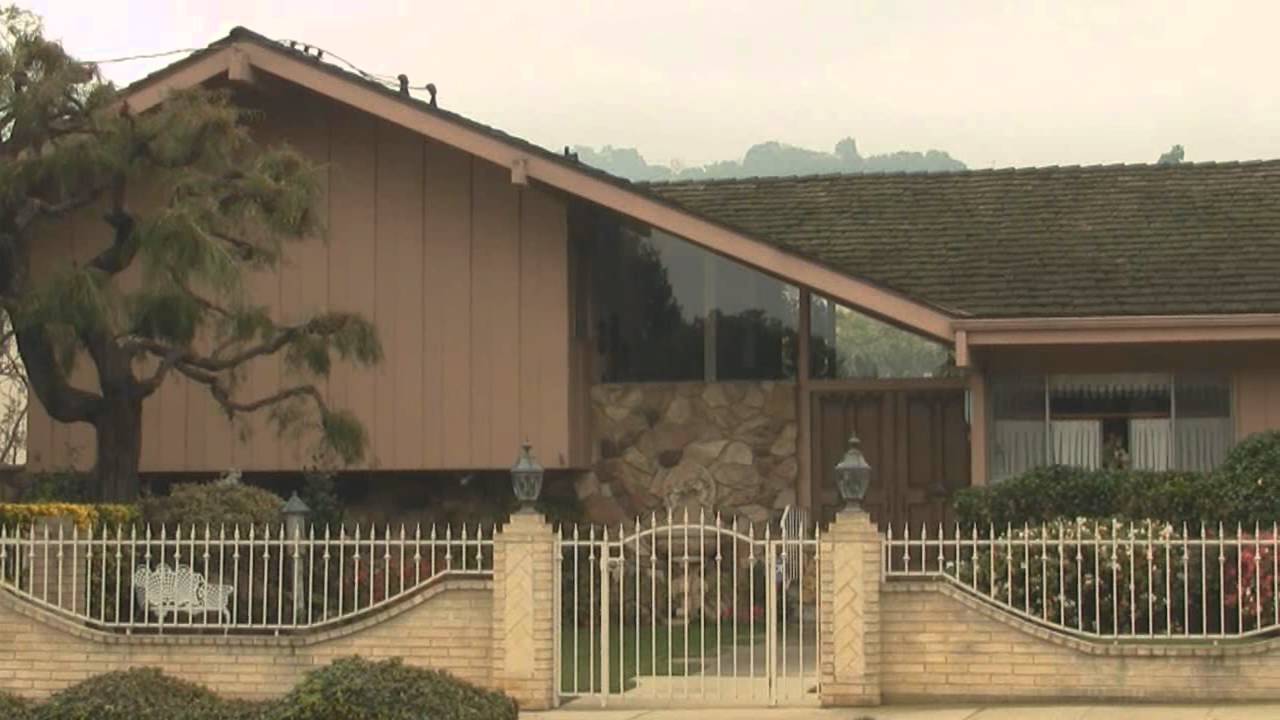 Iconic House Featured In Brady Bunch Up For Sale Fox8 Com