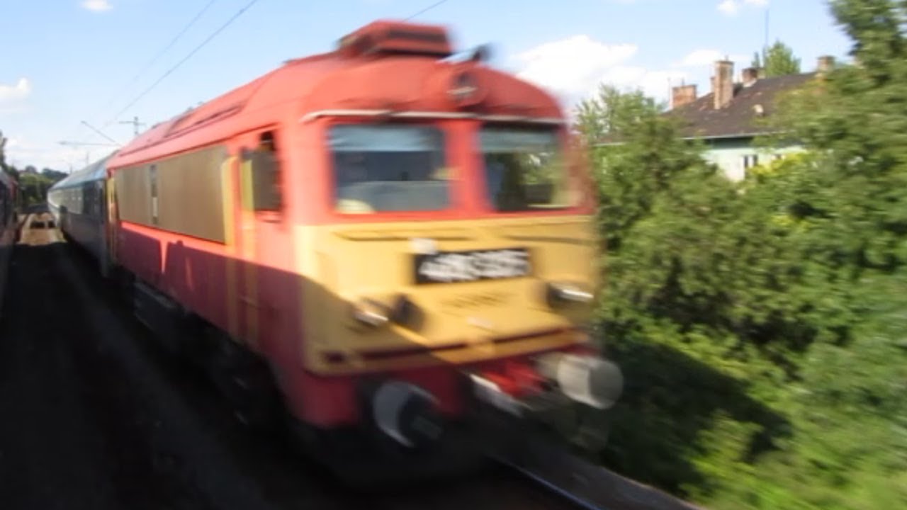 Hungary: MAV Class 418s (M41) passing at speed between Kelenfold and ...