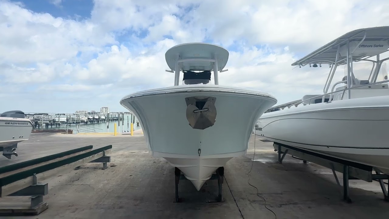 2022 Sportsman Open 232 Center Console