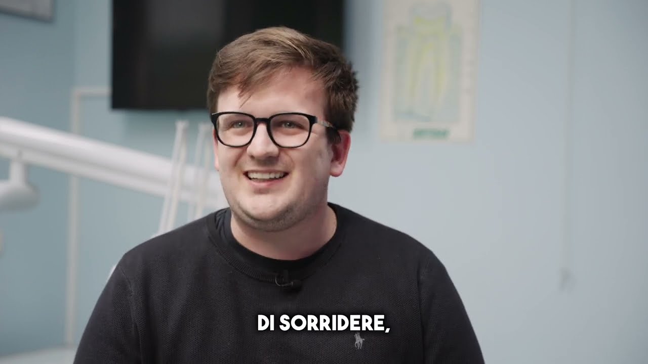 Video testimonianza sorriso ritrovato su grave abrasione di denti affetti da bruxismo