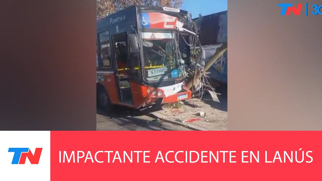 LANÚS I Un colectivero se desmayó, chocó y atropelló a dos personas