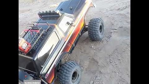 RC Scale Truck Rock Crawler Classic 1979 FORD BRONCO slow-mo