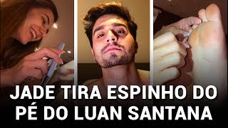 Jade tira espinho do pé do Luan Santana