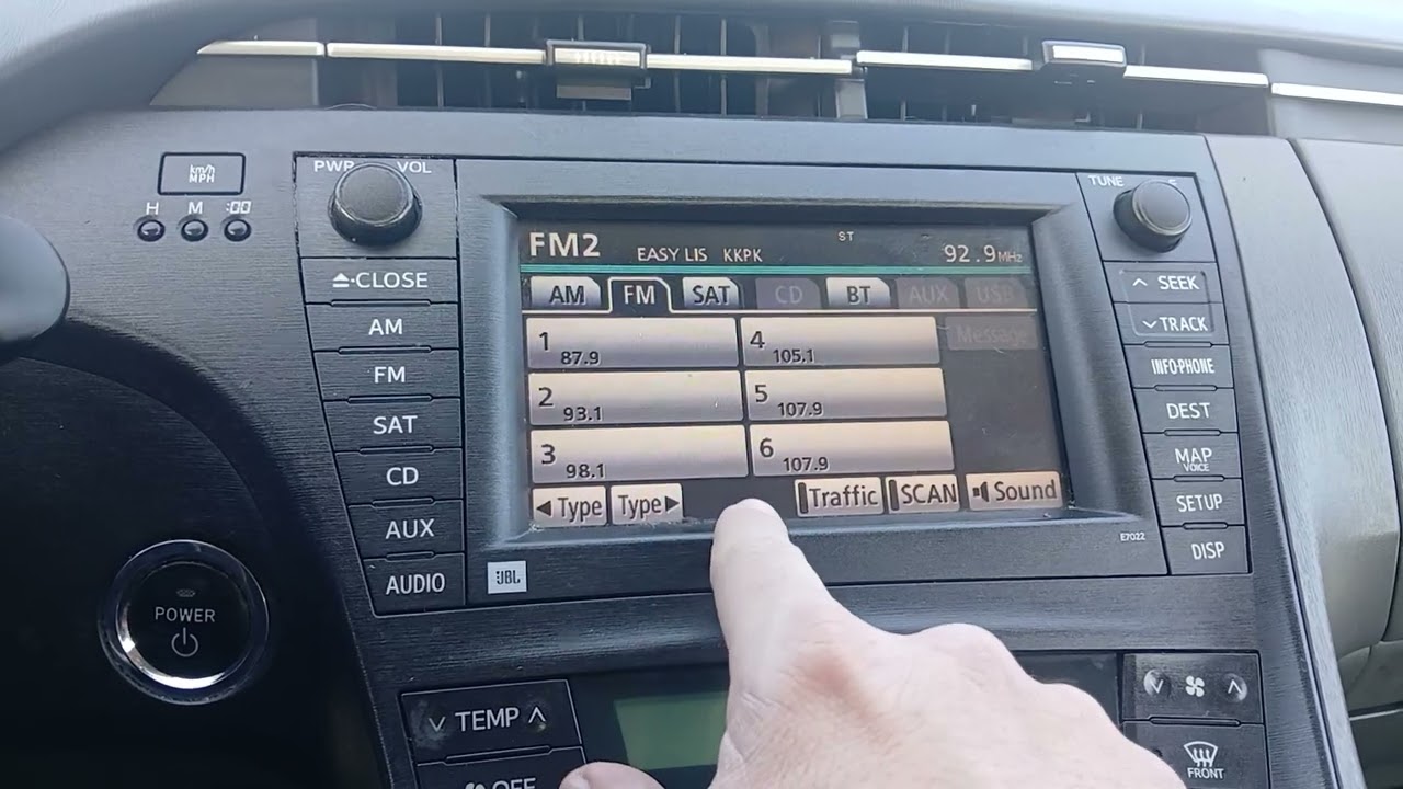Как переключать радиостанции и сбрасывать предустановки в Toyota Prius (2010–2015) | Руководство ...
