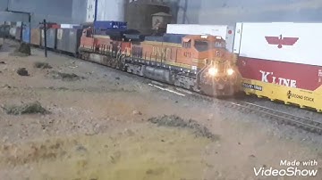 ScaleTrains Rivet CounterC44-9W and Tier 4 GEVo ET44 BNSF freight