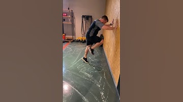 Afundo + Flexão de Quadril apoiando na Parede