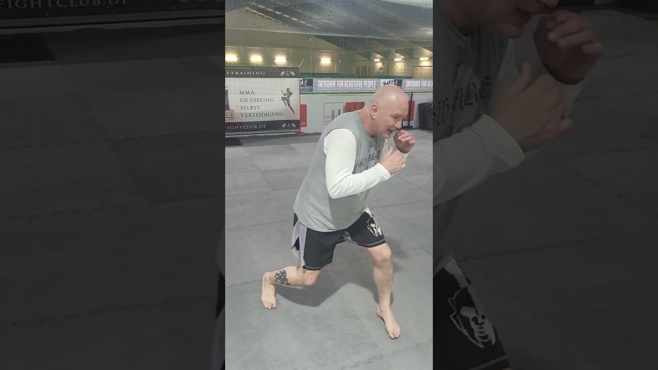 S1-Boxen - Slips #5-16 FH-Seite seitwärts über das FH-Bein zur FH-Seite - S1-Footwork S1-Fightclub