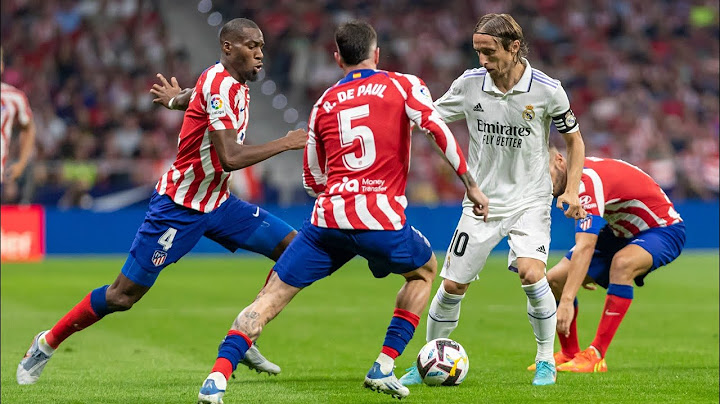 "Mbappé struggles with another missed penalty as Real Madrid loses 2-1 to Athletic Club."