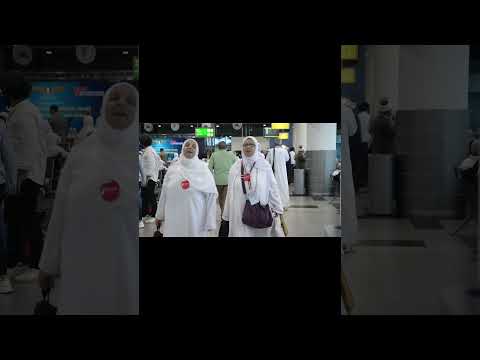 استقبال حافل بحجاج بيت الله الحرام في مطار القاهره دموع الحجاج بلفرحه حجاج الحج مطار القاهرة حج