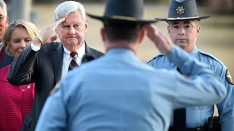 Ron Cross greets first responders before his final...