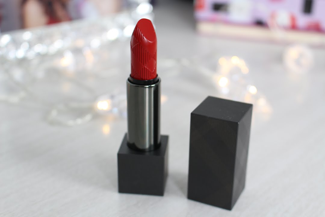 burberry lip velvet military red