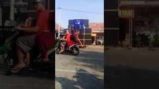 Horreeeggg !!! Karnaval dusun karangjuet desa donowarih karang ploso bersama adi jaya 36 sound