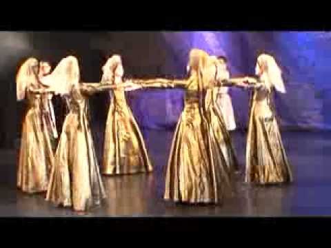 ვინ გააერთიანა ქართულთან 11 სხვადასხვა ქვეყნის ფოლკლორული ცეკვები