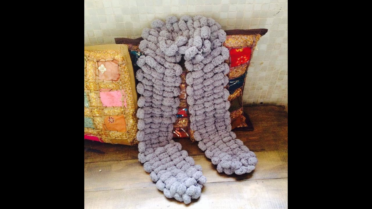 Cachecol de linha Pompom feito só com os dedos - Passo a Passo