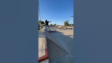 Tail slide to fakie into bank #skateboarding #damnitfeelsgoodtobeaskater #skate